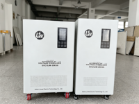 Stabilisateur de tension triphasé 30 kVA (entrée L L N 220 V, sortie L L 220 V, L N 110 V) pour l'Amérique du Sud