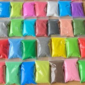 <span class=keywords><strong>Sable</strong></span> coloré de 72 couleurs, teinté et fritté, est utilisé pour la peinture au <span class=keywords><strong>sable</strong></span> et les travaux de peinture au fil pour enfants. - Product Image 1