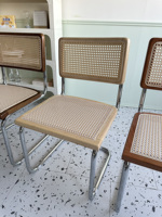 Modernes Kommerzielles Holz-Rattan Esszimmer-Set für Restaurant und Hotel Tisch und Stühle Möbel mit Edelstahl und Rattansitzen