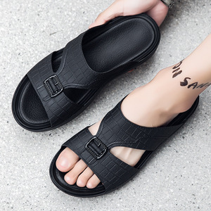 Chaussons en PU tendance pour hommes, légers, à semelle épaisse, amortissants, doux, respirants, confortables, avec semelle intérieure en PU imperméable pour l'hiver - Product Image 2