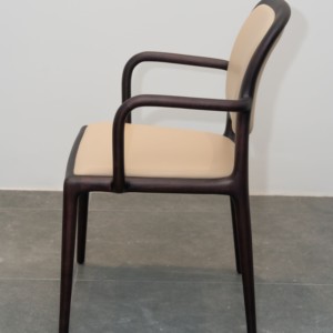 Chaise de salle à manger nordique de luxe, structure en bois massif, siège rembourré en cuir, dossier ergonomique, mobilier moderne pour la maison, l'hôtel, le restaurant - Product Image 1