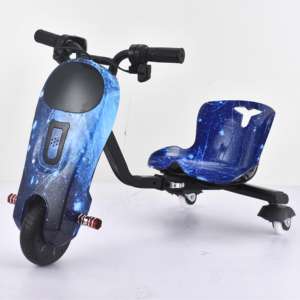 Chine Usine Livraison Directe <span class=keywords><strong>Trike</strong></span> Électrique Scooter Blue-Tooth Haut-Parleur 3 Construit Flash Wheel Drifter Aluminium PU Prix de Gros - Product Image 1