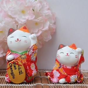 Statuetta di Gatto in Stile Kimono Giapponese Dipinto, Ornamento per Auto, Piccola Dimensione, in Resina Ecologica, per Natale, Creativa, Stile Izakaya - Product Image 1