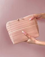 Tas Kosmetik Portabel Warna Hijau Zaitun, Tas Makeup 3D Terstruktur, Organizer Lipstik, Tas Perjalanan, Paket Perawatan Kulit, Tas Makeup Kulit