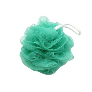 2020 populaire Offre Spéciale nouveau produit fleurs <span class=keywords><strong>douche</strong></span> boule <span class=keywords><strong>de</strong></span> bain avec brosse en maille léger 50g luffa pour corps soins <span class=keywords><strong>de</strong></span> la peau PE sac - Product Image 4