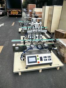 Système de remplissage compact à 4 têtes avec entraînement magnétique, automatique pour les liquides purs uniquement - Product Image 6