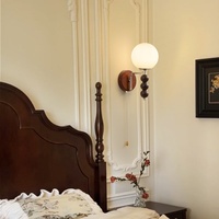Lámpara de Pared LED de Estilo Francés Vintage para Dormitorio, con Interruptor de Cuerda, Madera Maciza y Cristal, Diseño Simple Retro, Decorativa para Estudio