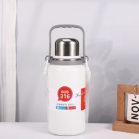 Bouteille isotherme portable en acier inoxydable de style original, 900 ml et 1200 ml, multicolore, avec corde, vente en gros