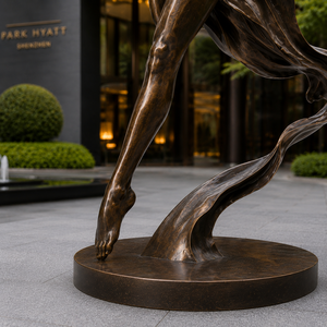 Sculpture de danseuse moderne en bronze coulé grandeur nature, style Park Hyatt, pour hôtel de luxe, villa, manoir, extérieur - Product Image 3