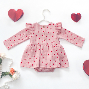 Precio bajo primavera Día de San Valentín algodón doble capa hilo estampado manga larga volante toddle bebé niñas mameluco vestido - Product Image 2