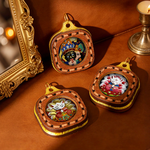 จี้หนังลายทังก้าขนาดเล็ก วาดด้วยมือ ลายพระเจ้าแห่งโชคลาภสีเหลืองที่ห้า พร้อมเทพผู้พิทักษ์ทั้งแปด เสริมดวงโชคลาภ - Product Image 3