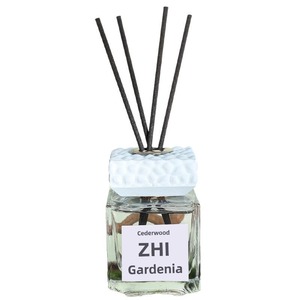 Otel Aromaterapisi Alevsiz Difüzör Kare Şişe Su Küpü Oda Banyo Koku Giderici Koku 100ml 120 Gün - Product Image 1