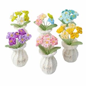 Maceta de Flores Tejida a Crochet, Decoración para el Hogar, Ramo de Flores Tejidas para Navidad - Product Image 1
