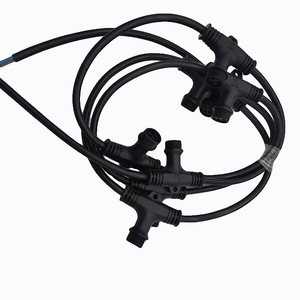 อะแดปเตอร์ต่อสายไฟ LED ขนาด 4 มิลลิเมตรแบบสี่เหลี่ยม ขั้วต่อแบบเสียบปลั๊ก DC วัสดุ PVC - Product Image 2