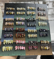 Faux ongles à presser faits main en gros, luxe baroque, strass 3D scintillants, motifs variés, pendentif chaîne de perles, forme cercueil longue