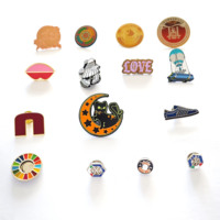 Épingles à vêtements personnalisées en PVC Anime Insignes en métal émaillé mignon personnalisé avec votre nom de logo Pinces à cravate Barres de cravate Épingles à cravate pour vêtements
