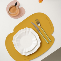 Napperons isolés imperméables personnalisés en cuir PU pour la décoration de la maison Tapis de table à manger Tapis de bureau pour restaurant