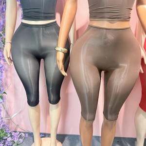 Set Due Pezzi Sexy da Donna: Top Corto Trasparente Senza Maniche e Senza Spalline e Pantaloni Aderenti - Product Image 5