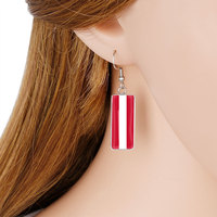 Boucles d'oreilles pendantes créatives en acier inoxydable sur le thème de la hyperbole, avec drapeaux de plusieurs pays - Bijoux de fête pour femmes