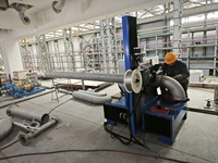 Máquina Automática de Soldadura de Perímetros para el Seguimiento de Juntas de Tuberías de Gran Diámetro, Adecuada para Estructuras de Acero y Tuberías