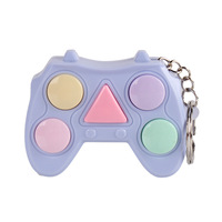 Nouveau jeu de mémoire, défi, soulagement du stress, pendentif porte-clés, cadeau, jouet, mini console de jeu portable pour adultes et enfants, entraînement de la concentration