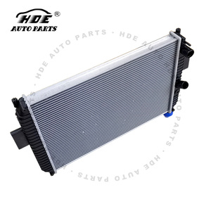 Radiador de refrigeración para camiones Iveco Daily II 503643946 93818439 93822628 93822682 - Product Image 2