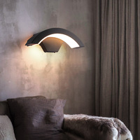 Applique murale LED extérieure moderne étanche IP65 avec diffuseur en polycarbonate, CRI 90 élevé pour maison, jardin, porche