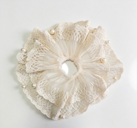 Chouchou à cheveux en dentelle ajourée à volants avec décoration de fausses perles, attaches pour cheveux en dentelle de maille douce, accessoires capillaires romantiques style Cottagecore