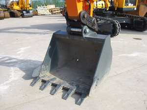 Équipement de construction de bonne qualité à prix bon marché Le Japon a fabriqué une pelle Hitachi zx130 de 13 tonnes, zaxis 130 d'occasion à vendre - Product Image 5