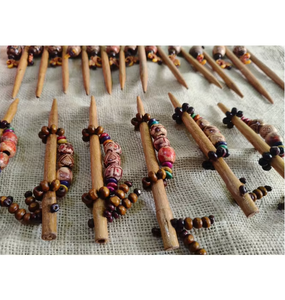 Élégante Pince à Cheveux en Bois Faite à la Main avec Texture Naturelle pour un Style Quotidien et Ethnique - Product Image 2