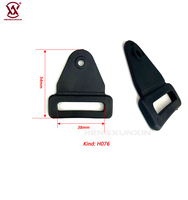 Boucle de ceinture à double barre noire Triangle POM en plastique pour sac à main Sangles de sangle de sac à dos Fixation facile à mettre et à enlever