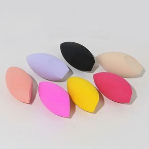 Éponge de Maquillage Beauté Multi-Usages (Sèche et Humide) pour Fond de Teint, Anti-cernes, Fard à Joues et Poudre – Éponges Multicolores - Product Image 3