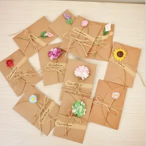 Cartão de felicitações de papel Kraft vintage feito à mão com flores secas e corda de cânhamo, envelope de 18x12 cm, girassol, cravo, rosa personalizado