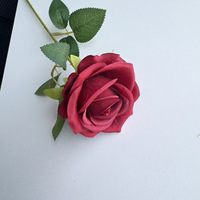 Roses rouges en velours de soie artificielles YM, fleurs de lilas artificielles pour la décoration de la maison, mariage, fête, rose artificielle
