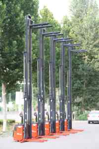 गर्म बिक्री छोटे इलेक्ट्रिक पैलेट स्टेकर 2टन 3 मीटर बैटरी खड़ी-ऑन प्रकार फुल इलेक्ट्रिक बैटरी - Product Image 5