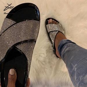 Moda <span class=keywords><strong>donna</strong></span> <span class=keywords><strong>Glitter</strong></span> strass <span class=keywords><strong>scarpe</strong></span> pantofole estive sandali <span class=keywords><strong>donna</strong></span> <span class=keywords><strong>scarpe</strong></span> - Product Image 1