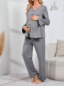 Ensemble de vêtements de maternité pour femmes enceintes : Haut peplum boutonné et pantalon de pyjama à taille ajustable - Product Image 5