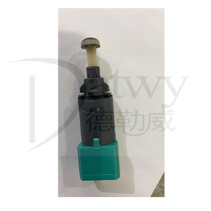 Interruptor de Luz de Freno OE 1606480480 9650688480 453465 453448 453463 para Peugeot 207 307 308 407 <span class=keywords><strong>Expert</strong></span> III Partner III (marca Datwy) - Product Image 1