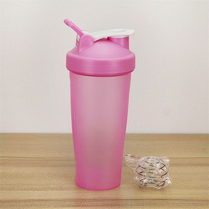 Botella mezcladora de proteínas de 600 ml con asa y escala de medición para ejercicios de fitness, vaso de plástico reutilizable, color negro - Product Image 3