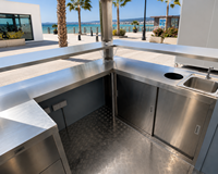 Kiosque alimentaire mobile sur mesure avec fenêtres de service rabattables, intérieur en acier inoxydable, stand de vente de café et de snacks extérieur sur roues