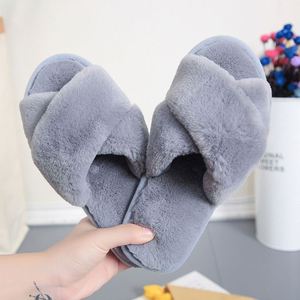 Chaussons d'hiver pour femmes avec fausse fourrure, chaussures chaudes tendance, pantoufles plates à enfiler pour femme - Product Image 3