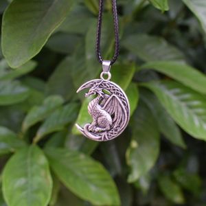 Collier minimaliste de Dragon <span class=keywords><strong>celtique</strong></span> en croissant de lune, bijoux de <span class=keywords><strong>mythologie</strong></span> - Product Image 4