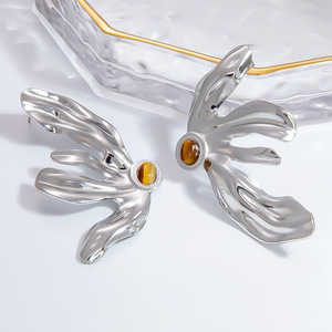 Pendientes de mariposa de acero inoxidable con baño de oro de 18 quilates y engaste de bisel para fiesta, joyería de moda, pendientes para mujer - Product Image 3