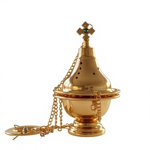 Quemador de incienso indio hecho a mano de latón con tapa en forma de cruz y cadena para uso religioso, difusor de aromaterapia estilo indio con acabado dorado. - Product Image 1