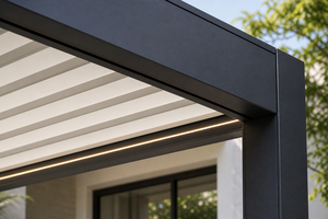Pergola à lames orientables intelligente et dimmable de luxe Série C RK-C2, pour jardin privé, pavillon d'ombrage relaxant et d'ambiance - Product Image 2