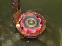 Machine de trempe par induction à haute fréquence, équipement de durcissement des métaux, traitement thermique contrôlé par PLC, trempeuse industrielle