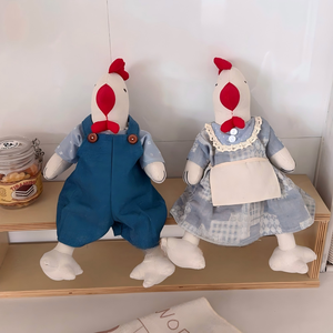 Ensemble <span class=keywords><strong>de</strong></span> peluches <span class=keywords><strong>de</strong></span> poulets mignons pour couple avec tenues, jouets décoratifs en lin en forme <span class=keywords><strong>de</strong></span> poules et coqs, animaux <span class=keywords><strong>de</strong></span> la ferme en peluche - Product Image 1