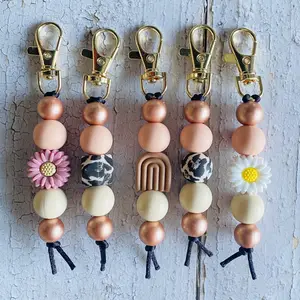 2024 Wholesale Handmade Fashion Portable Boho Beaded Keychain Silicone Bead Keychain