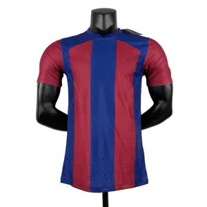 Atacado de alta qualidade de secagem rápida camisas de futebol 23-24 vermelho e azul listrado manga curta casa Sportswear
