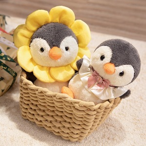 Vente en gros de poupée cadeau Kawaii pour enfants peluche pingouin cacahuète en peluche mignon petit bébé jouet en peluche apaisant - Product Image 3
